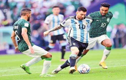 东契奇半场贡献18分，浓眉6分3篮板3助攻